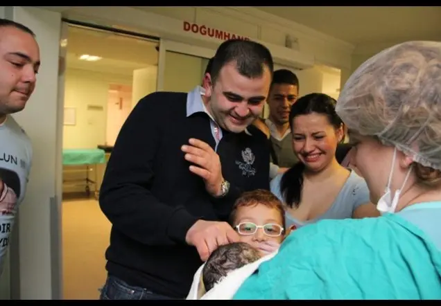 ALİ KEREM İLİNGİ'NİN Web Sayfası – doğum hikayesi fotoğrafı 24/78 · Songül Turgut, İzmir