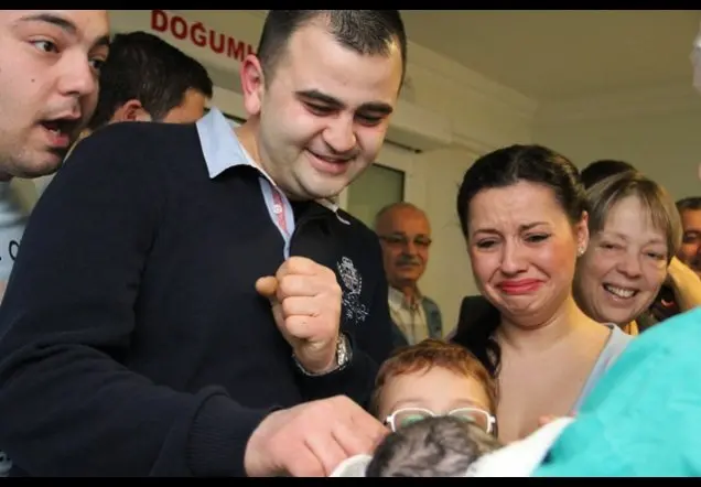 ALİ KEREM İLİNGİ'NİN Web Sayfası – doğum hikayesi fotoğrafı 25/78 · Songül Turgut, İzmir