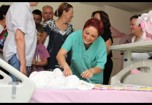 AYŞE ZEREN GAZELLER'in Web Sayfası – doğum hikayesi fotoğrafı 31/43 · Songül Turgut, İzmir