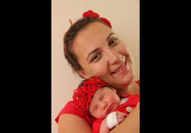 AYŞE ZEREN GAZELLER'in Web Sayfası – doğum hikayesi fotoğrafı 38/43 · Songül Turgut, İzmir
