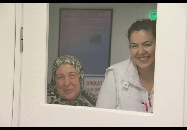 BEREN AYAZ 'ın Web Sayfası – doğum hikayesi fotoğrafı 47/80 · Songül Turgut, İzmir