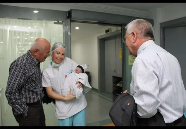 Efe Yapıcı'nın Web Sayfası – doğum hikayesi fotoğrafı 21/71 · Songül Turgut, İzmir