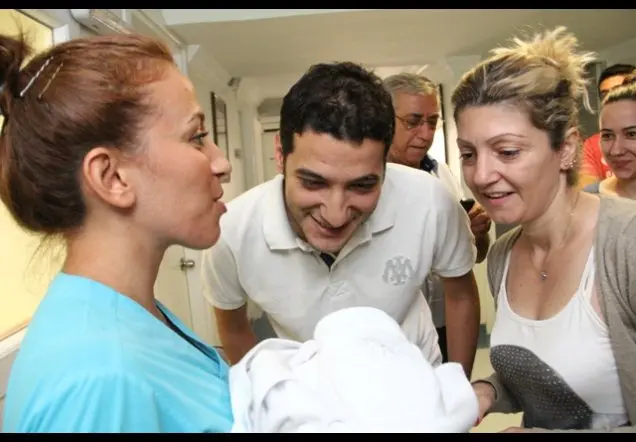MASAL DURU ÇAM 'IN Web Sayfası &OP. DR. KAHRAMAN KOLDAY – doğum hikayesi fotoğrafı 20/77 · Songül Turgut, İzmir