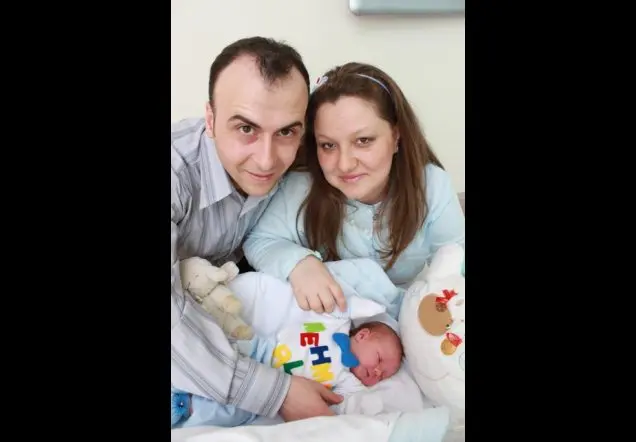 MASAL DURU ÇAM 'IN Web Sayfası &OP. DR. KAHRAMAN KOLDAY – doğum hikayesi fotoğrafı 73/77 · Songül Turgut, İzmir