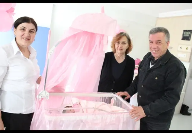 NEHİR GÜLTEKİN'in Web Sayfası – doğum hikayesi fotoğrafı 42/66 · Songül Turgut, İzmir